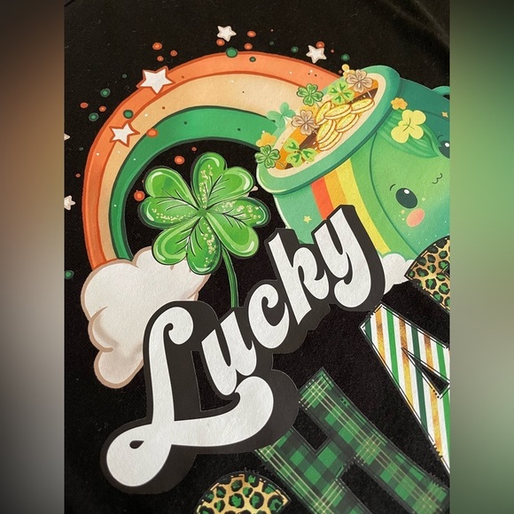 No Boundaries Custom St. Patrick’s Lucky Charm Pot of Gold Graphic Tee Juniors M - Picture 8 of 12